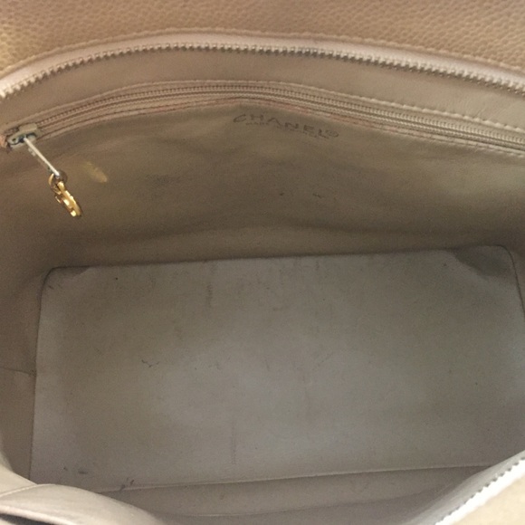 🆕 Chanel CC Medallion Caviar Tote Handbag 👜 - Picture 6 of 8